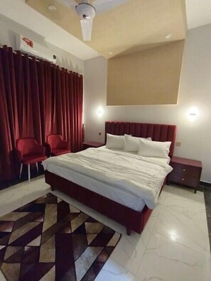 Dobbeltrom – deluxe | Lydisolert, strykejern/-brett og wi-fi (inkludert)