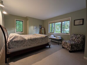 3 bedrooms, in-room safe, iron/ironing board, free WiFi