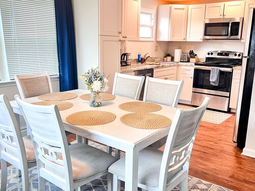 Spacious 5-bedrooms in Catonsville, MD near BWI, UMBC, Baltimore, Patapsco Park