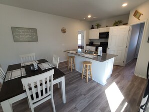 Dining - Mac's Cozy Farmhouse (Stillwater)