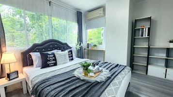 3 bedrooms, bed sheets