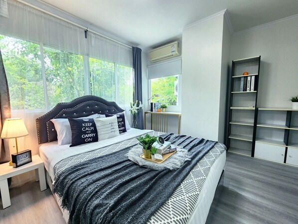 3 bedrooms, bed sheets