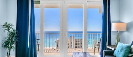 Condo, Multiple Beds (Laketown Wharf 1608- Turtle Tower) | Living area