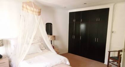 Neat 3 bedroom house in tranquil setting in Rondebosch