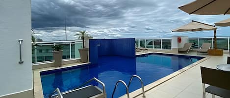 Departamento básico | Alberca | Alberca al aire libre