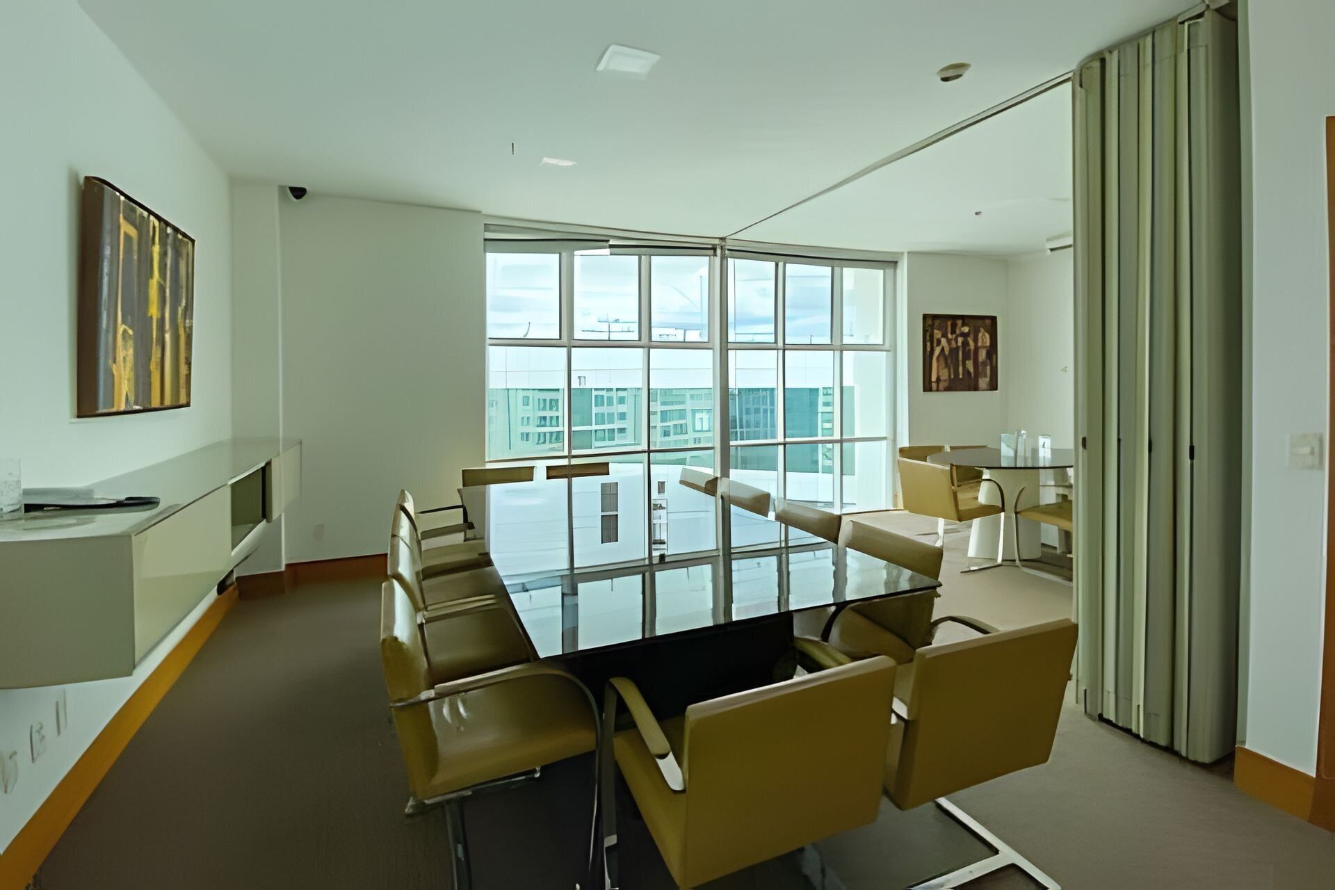 Basic Apartment | Dining