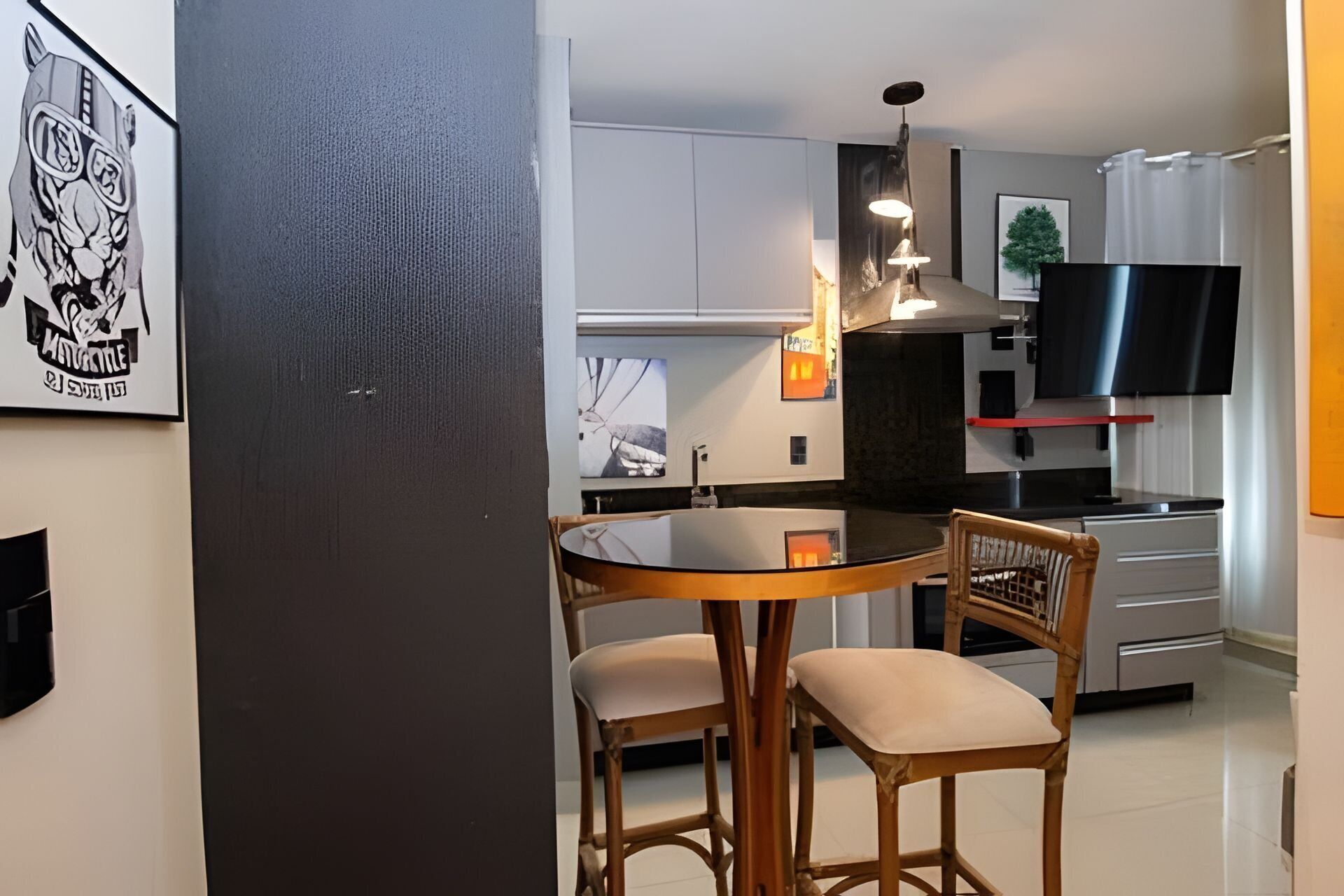 Basic Apartment | Dining