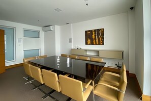 Basic Apartment | Meeting facility