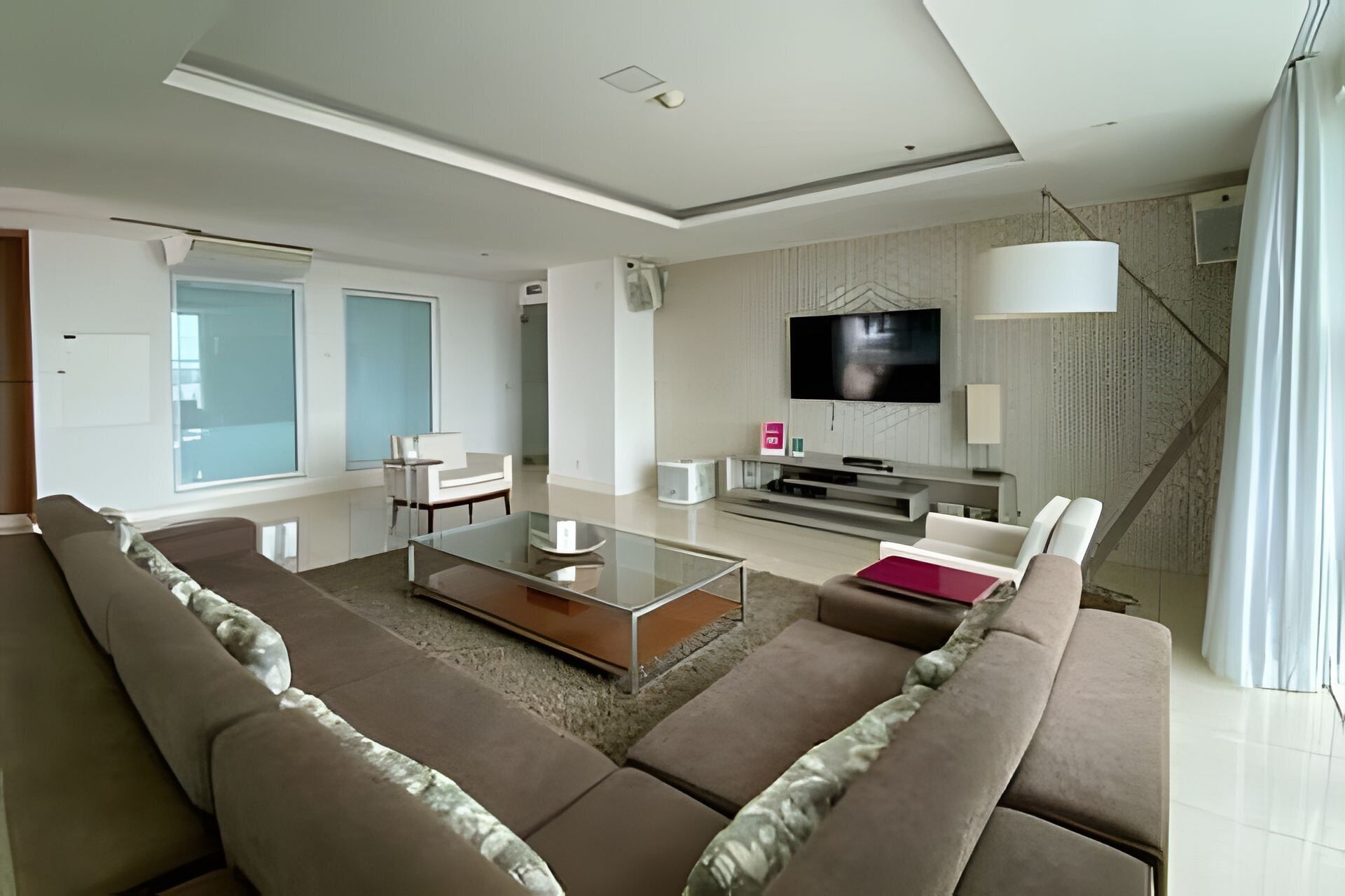 Basic Apartment | Living area | 40-inch LED TV with digital channels