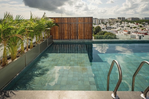 Cumbres Garden luxury apartments