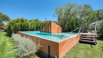Piscine extérieure (ouverte en saison)