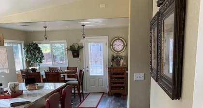 Cozy Pet Friendly Home in Mtn Town-Lic# 2022-02