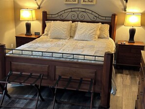 2 soverom, strykejern/-brett, wi-fi og sengetøy