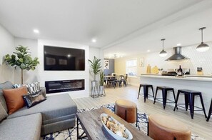 スマートテレビ、暖炉