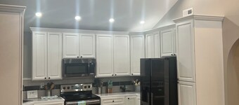 Charming 2-bedroom house in wonderful Portsmouth with AC, WiFi