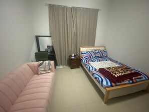 2 室のベッドルーム、アイロン / アイロン台、WiFi