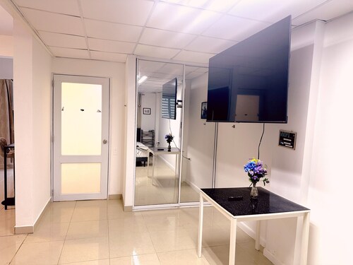 Spacious 1br apartment w a-c in wonderful Barranquitas with WiFi & great views!