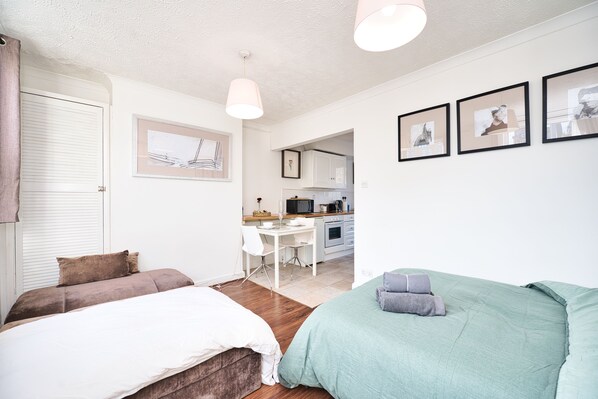 1 bedroom, iron/ironing board, WiFi, bed sheets