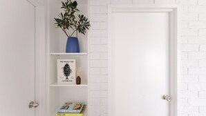 Interior - The Beach Lodge Yamba (Yamba)