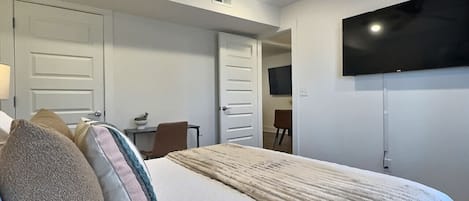 2 bedrooms, desk, iron/ironing board, free WiFi