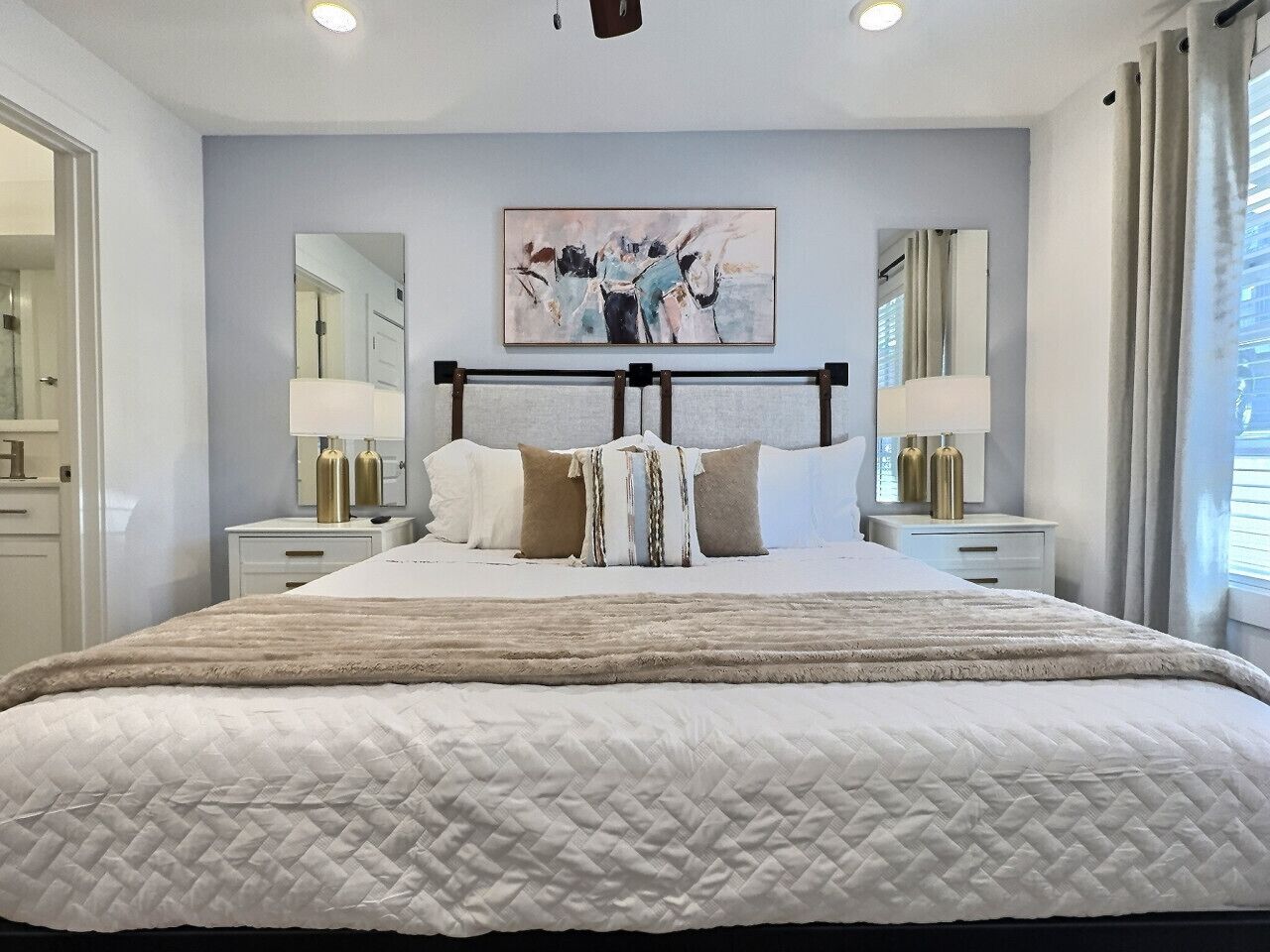 2 habitaciones, escritorio, tabla de planchar con plancha y wifi gratis 