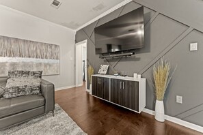 Smart TV, oficina y monitor de computadora 