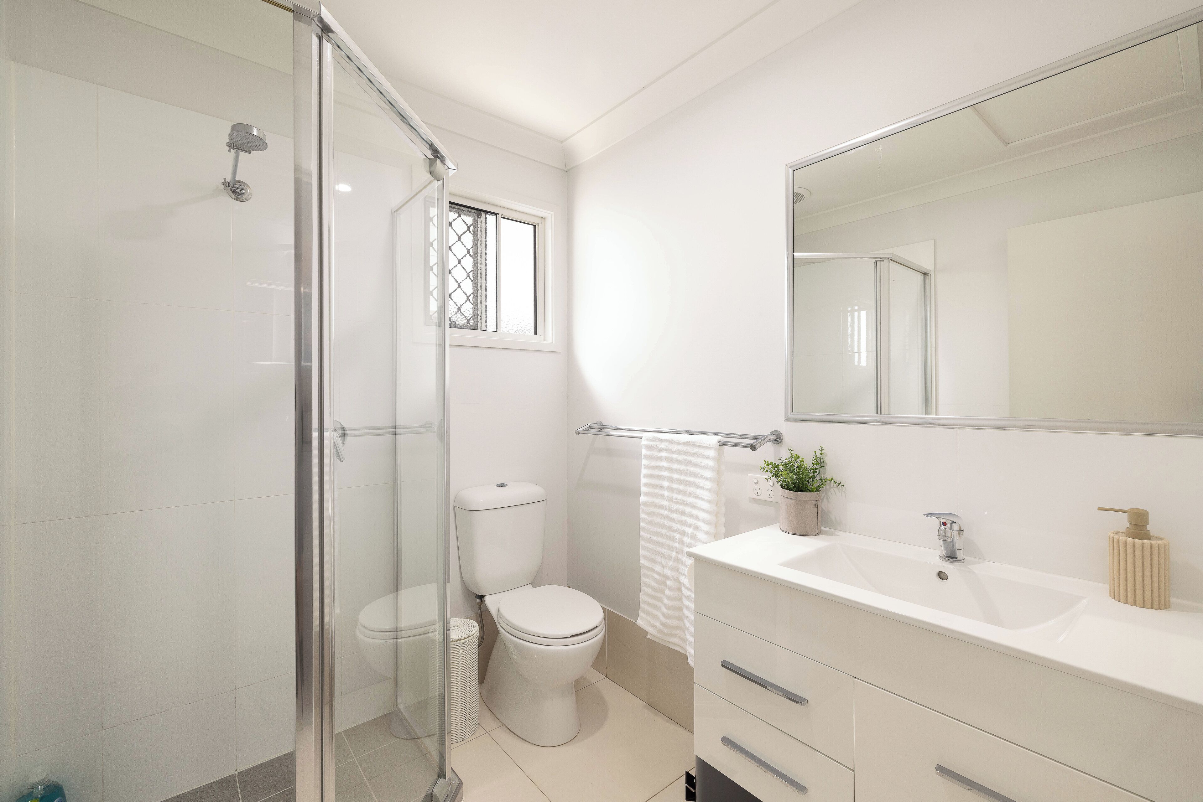 Căn hộ Superior, 1 giường cỡ queen, không hút thuốc, bếp | Phòng tắm | Buồng tắm vòi sen, máy sấy tóc, khăn tắm, xà phòng 