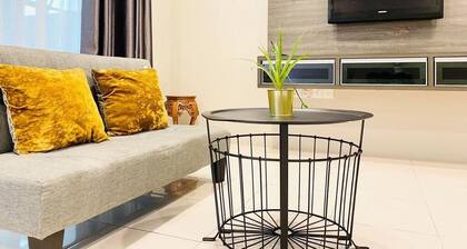 5 minutes to Port Dickson beaches! Cosy and spacious homestay