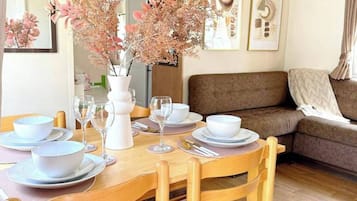 Apartment | Dining