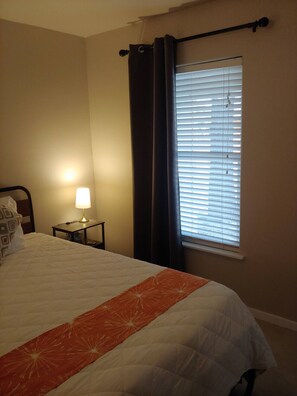 1 soverom, strykejern/-brett, wi-fi (inkludert) og sengetøy