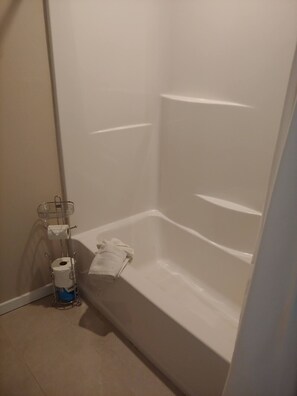 Hårføner og håndklær