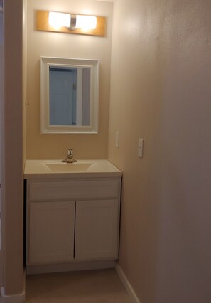 Hårføner og håndklær