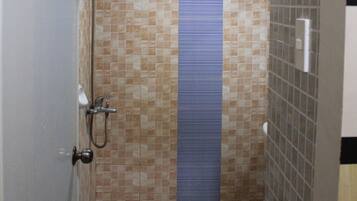 Basic Double Room | Bathroom | Shower, towels, soap, shampoo