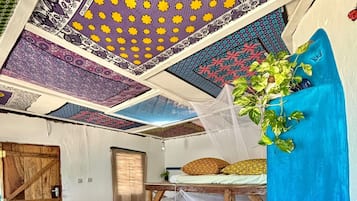 1 bedroom, desk, iron/ironing board, WiFi