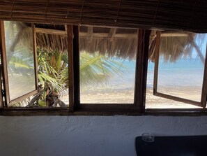 Interior - Charming beach-front cottage in Tiwi for easy-going friends with AC and WiFi (Tiwi)