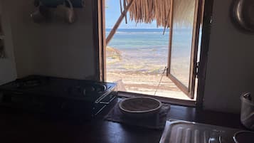 Réfrigérateur, plaque de cuisson, cafetiÚre/bouilloire