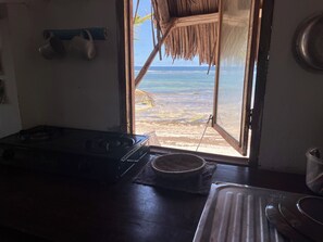 Fridge, stovetop, coffee/tea maker, electric kettle