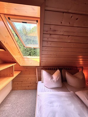1 bedroom, travel cot, WiFi, bed sheets