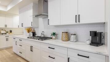 House, Multiple Beds (Circolo Di Golf) | Private kitchen