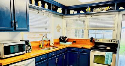 Charming Pet-Friendly Cottage in beautiful Atlantic Beach with AC, WiFi
