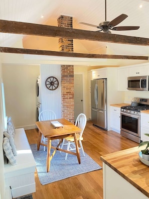 Interior - Cozy, renovated farmhouse, vaulted ceilings (Kennebunk)