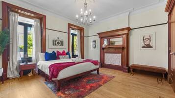6 habitaciones, tabla de planchar con plancha, cuna de viaje y wifi