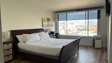 1 habitación, tabla de planchar con plancha, wifi y ropa de cama