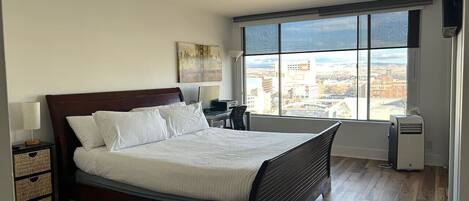 1 bedroom, desk, iron/ironing board, WiFi