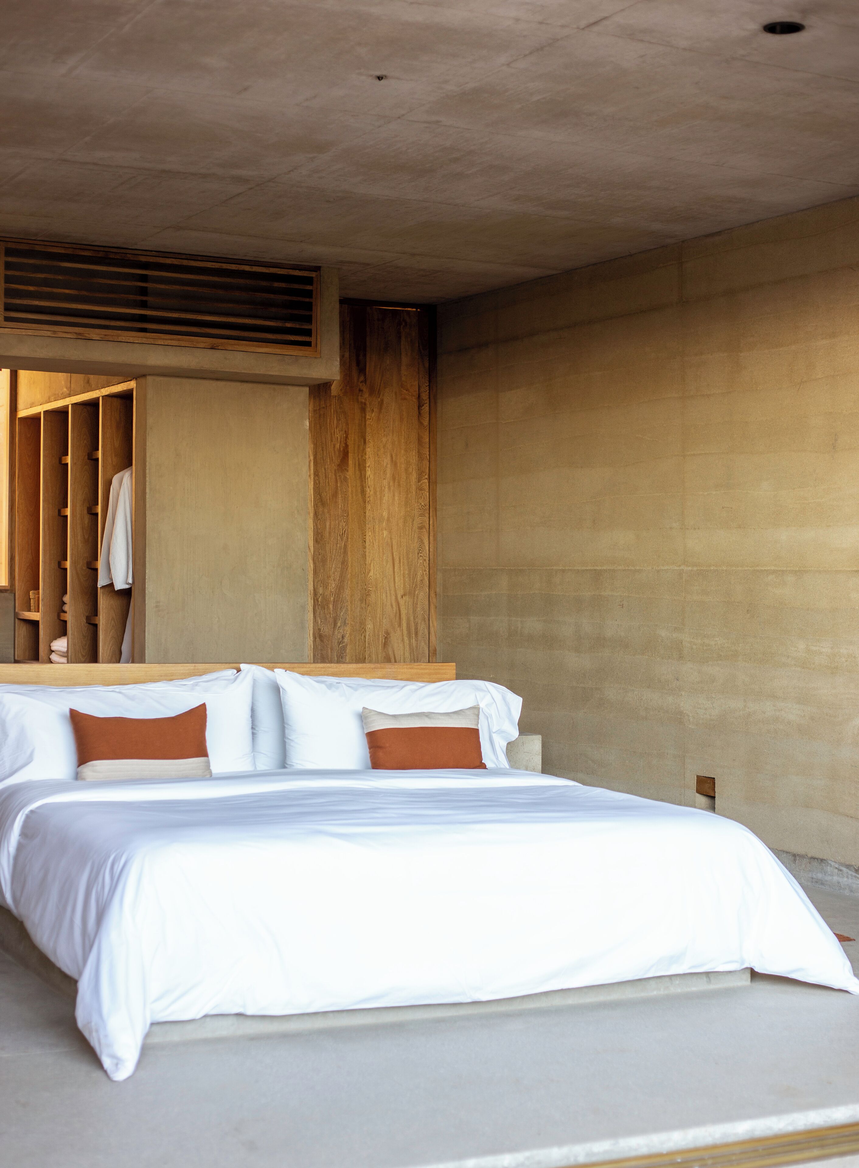 Premium bedding, down comforters, in-room safe, individually decorated