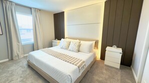 6 habitaciones, tabla de planchar con plancha, wifi y ropa de cama