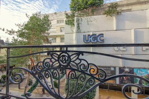 15' Paris - T2 en centre ville d'Enghien-Les-Bains. Confort & Emplacement idéal.