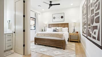 8 bedrooms, desk, travel crib, WiFi