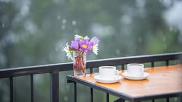 In-room safe, desk, laptop workspace, soundproofing