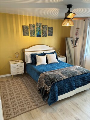 2 bedrooms, desk, iron/ironing board, WiFi